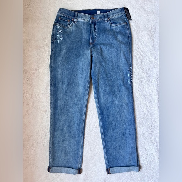 NWT Canyon Retreat Embroidered Cuffed Denim Jeans Women Size 14 - Picture 1 of 11
